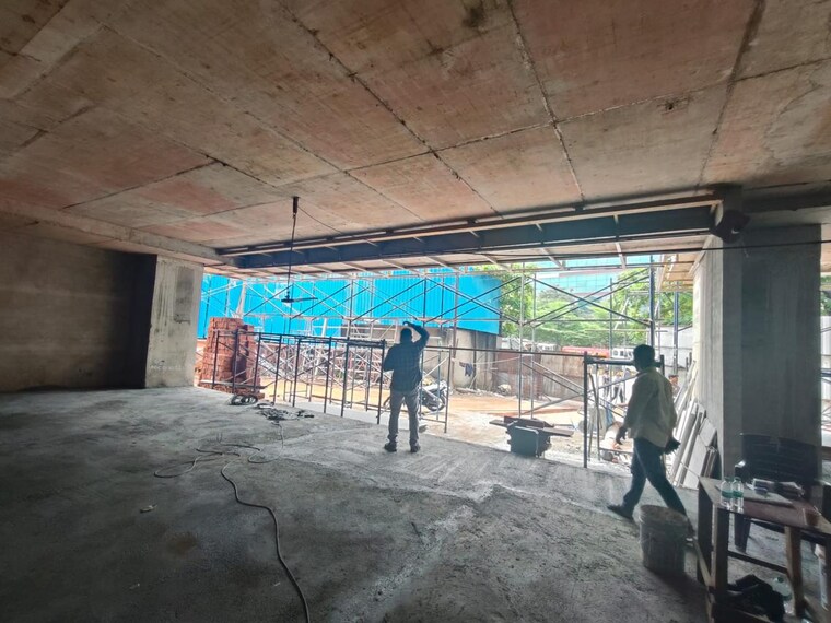  Parking, atul-corporate-avenue Commercial Showroom 8446 Sq.Ft. In Chakala Mumbai 9215313