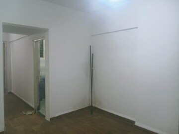 Room in 1 BHK Apartment at Jogeshwari East – for Rent