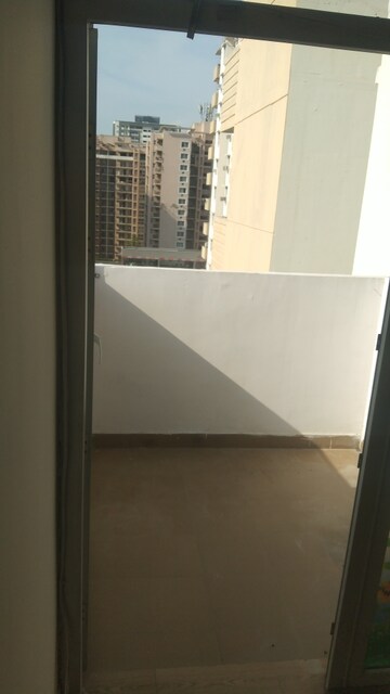 Room in 2 BHK Apartment at Tulip Lemon, Sector 69 – for Rent