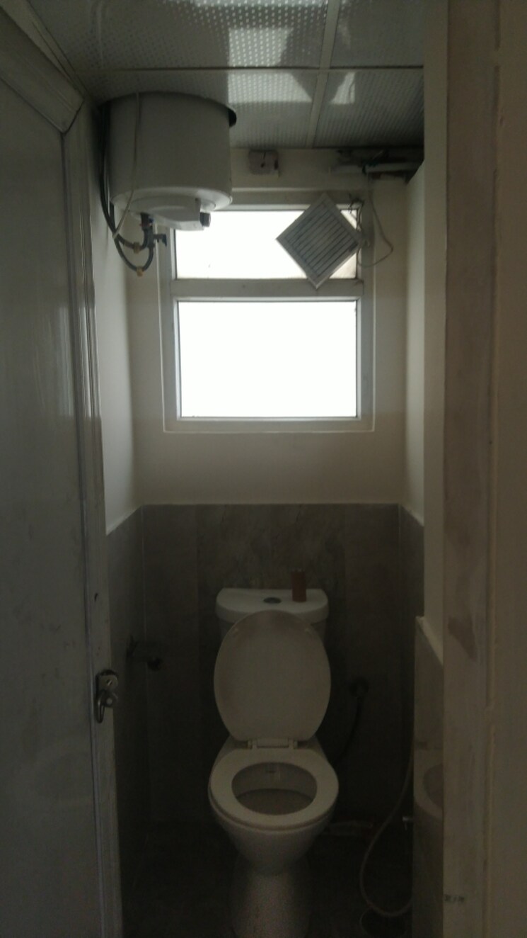 Bathroom, tulip-lemon 2 Bedroom 515 Sq.Ft. Apartment In Sector 69 Gurgaon 9215412