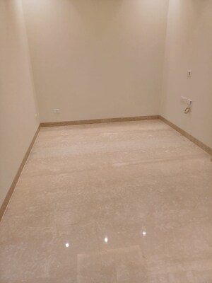 Room in 3 BHK Apartment at Greater Kailash ii – for Rent