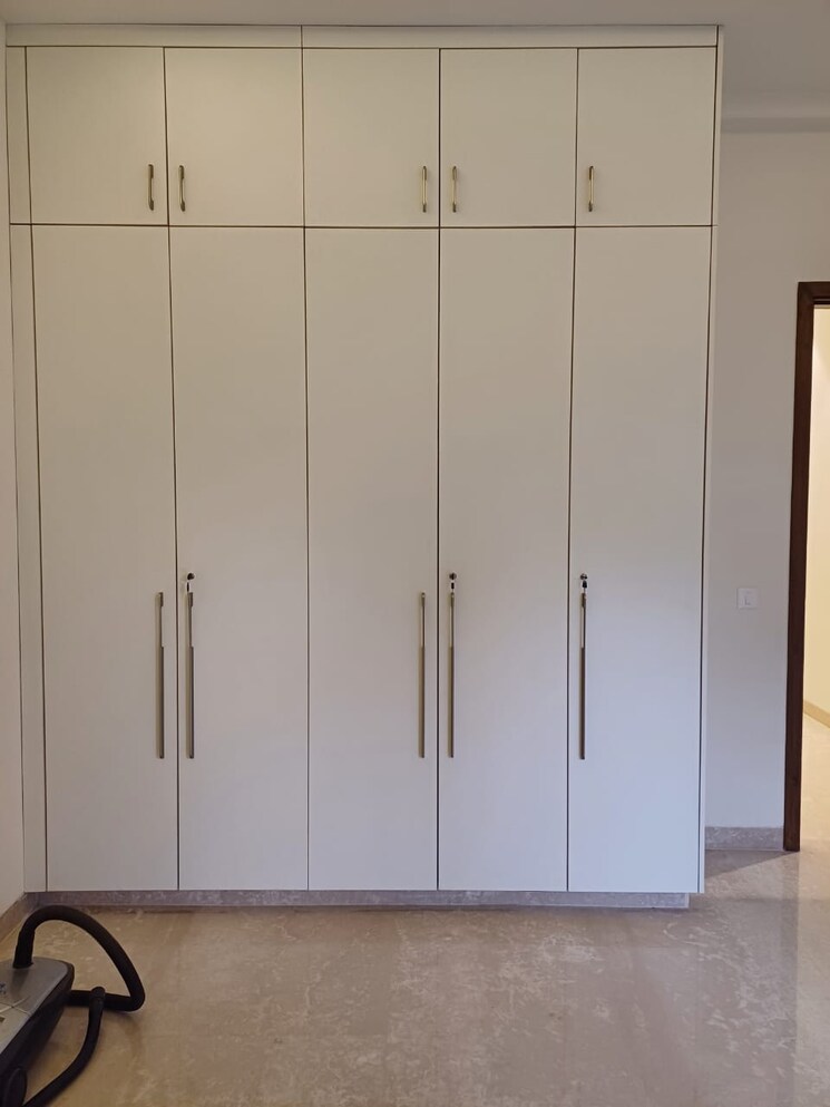 Room, greater kailash ii 3 Bedroom 2000 Sq.Ft. Apartment In Greater Kailash ii Delhi 9215355