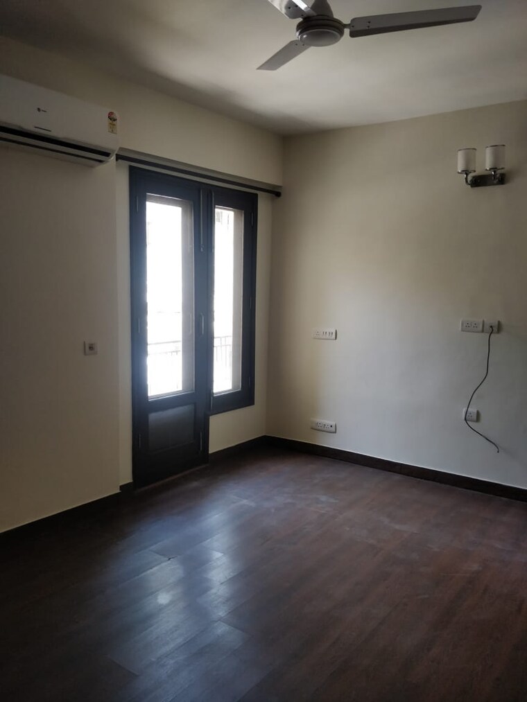 Room, greater kailash ii 3 Bedroom 2000 Sq.Ft. Apartment In Greater Kailash ii Delhi 9215355
