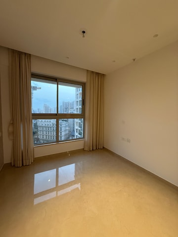 Room in 1 BHK Apartment at Hiranandani Highland, Powai – for Rent