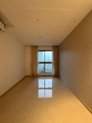 Room in 1 BHK Apartment at Hiranandani Highland, Powai – for Rent