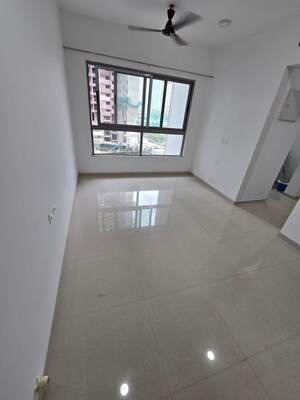 Room in 2 BHK Apartment at Kalpataru Immensa, Kolshet Road – for Rent