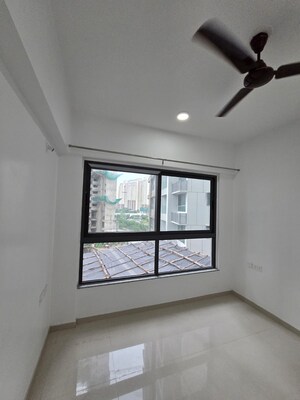 2 BHK Apartment For Rent in Kalpataru Immensa, Kolshet Road