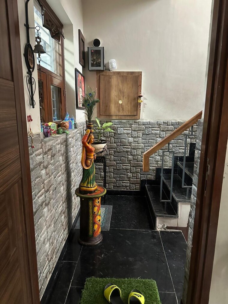 Gym, kharar road 3 Bedroom 125 Sq.Yd. Independent House In Kharar Road Mohali 9215414