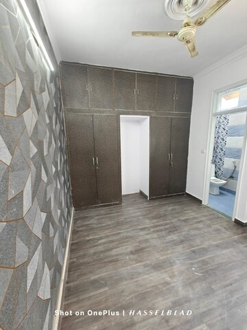 Room in 1 BHK Builder Floor at Lajpat Nagar – for Rent