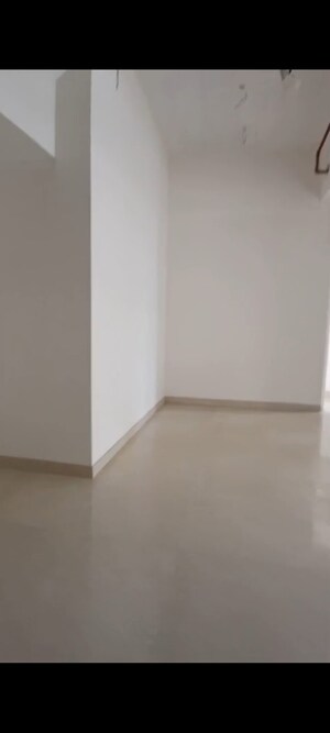 Room in 3 BHK Apartment at Indiabulls Blu, Worli – for Sale