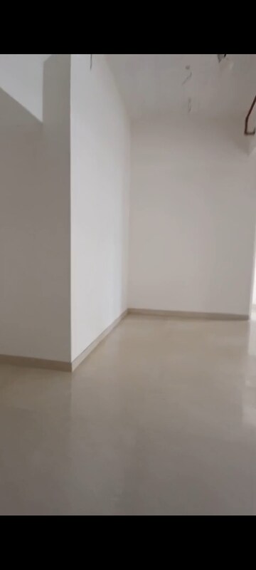 Room in 3 BHK Apartment at Indiabulls Blu, Worli – for Sale