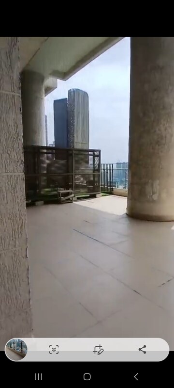 Room in 3 BHK Apartment at Indiabulls Blu, Worli – for Sale