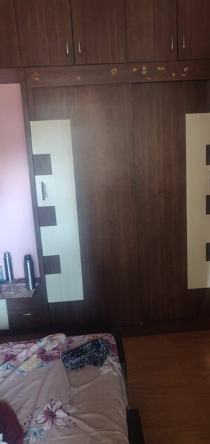 Room in 2 BHK Apartment at GK Rose Icon, Pimple Saudagar – for Rent