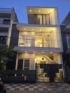 4 BHK + Pooja Room,Study Room,Extra Room Independent House For Sale in Sunny Enclave Sector 125
