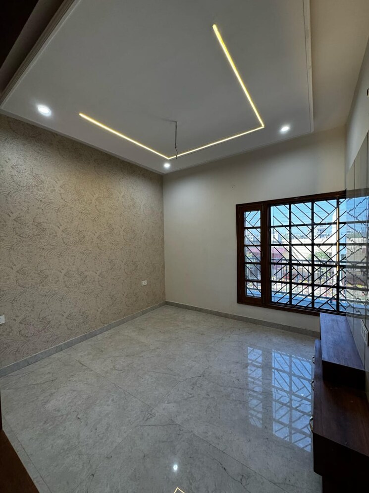 Room, greater mohali 4 Bedroom 107 Sq.Yd. Independent House In Greater Mohali Mohali 9215471