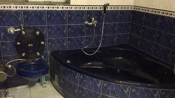 Attached Bathroom in 3 BHK Builder Floor at Green Park – for Rent