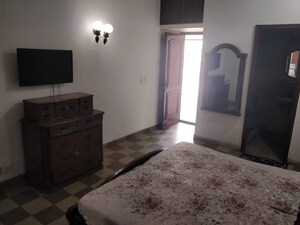 Bedroom in 3 BHK Builder Floor at Green Park – for Rent