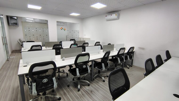 Team Area, sector 63 Commercial Office Space 1000 Sq.Ft. In Sector 63 Noida 9215541