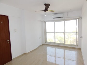 Room in 2 BHK Apartment at Hum Solaris, Kandivali West – for Sale