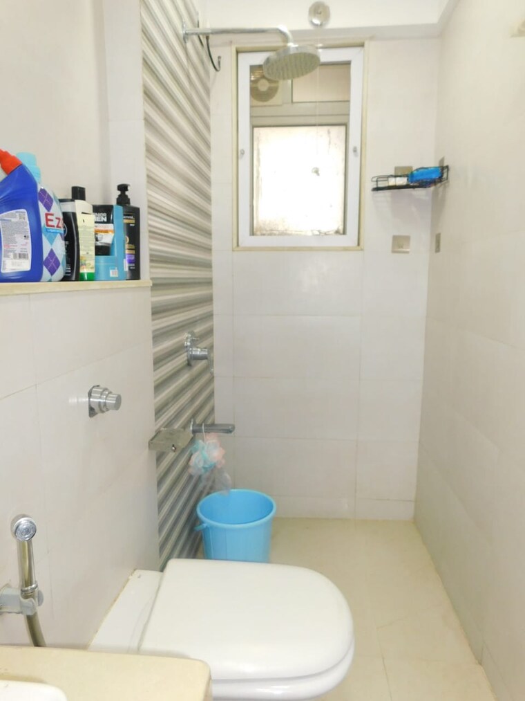 Bathroom, hum-solaris 2 Bedroom 631 Sq.Ft. Apartment In Kandivali West Mumbai 9215519