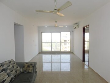 Room in 2 BHK Apartment at Hum Solaris, Kandivali West – for Sale