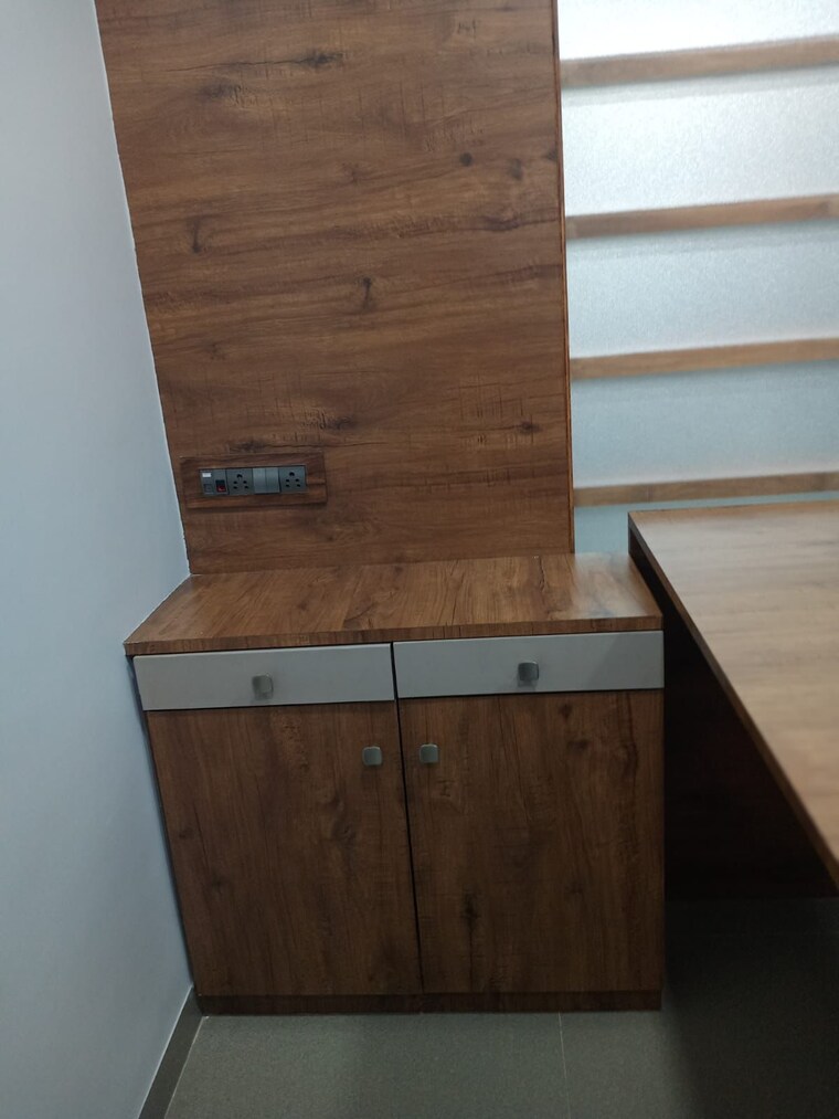 undefined, pragati-chs-kandivali Commercial Office Space in IT/SEZ 900 Sq.Ft. In Kandivali West Mumbai 9215564