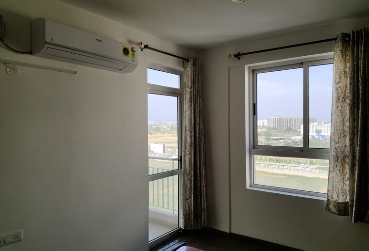 Room, international airport road 3 Bedroom 1140 Sq.Ft. Apartment In International Airport Road Zirakpur 9215549