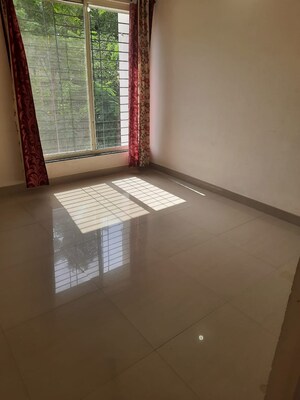 Room in 2 BHK Apartment at Ratan Prestige, Kharadi – for Rent