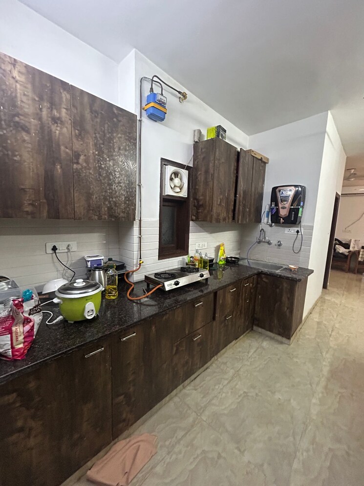 Kitchen, safdarjung enclave 2 Bedroom 150 Sq.Yd. Builder Floor In Safdarjung Enclave Delhi 9215572