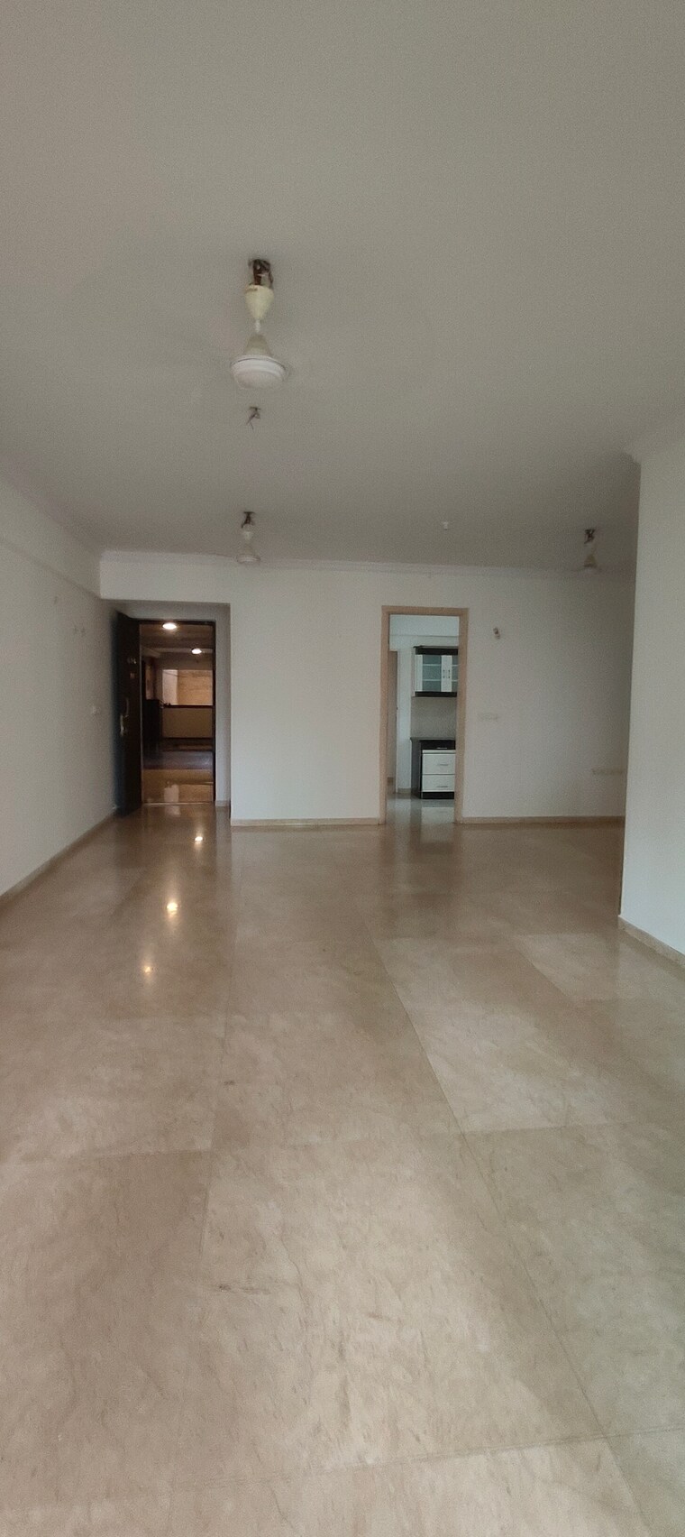 Room, hiranandani-meadows 3.5 Bedroom 1450 Sq.Ft. Apartment In Manpada Thane 9163888