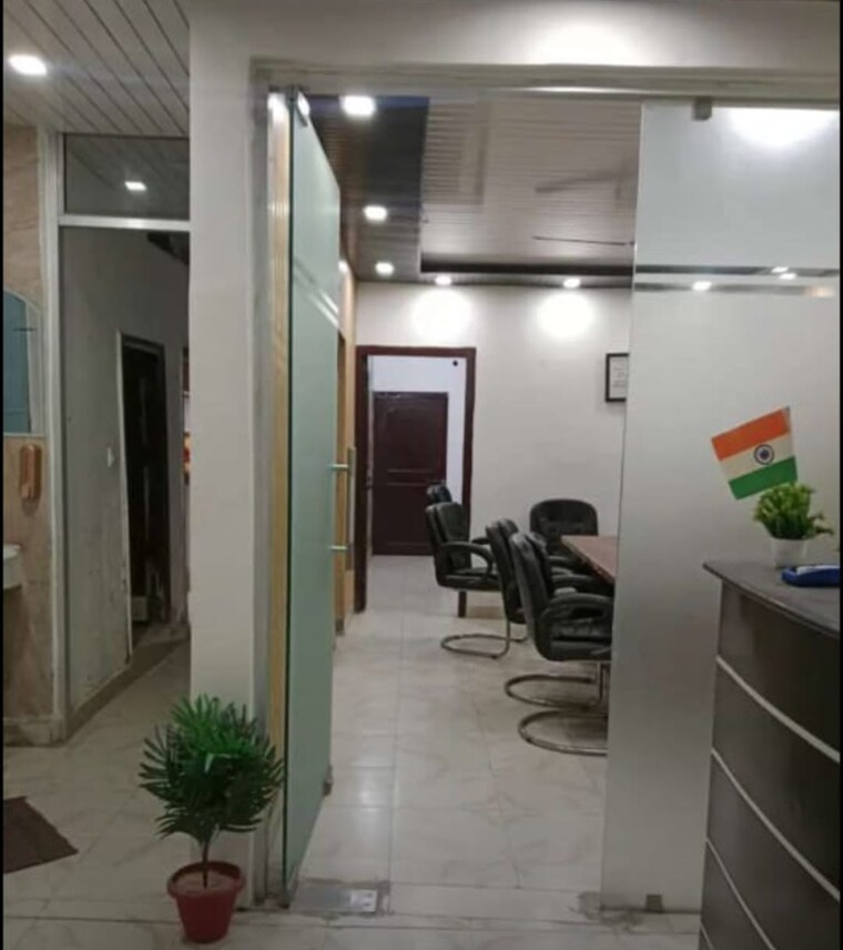 Team Area, chattarpur Commercial Office Space 100 Sq.Yd. In Chattarpur Delhi 9215663