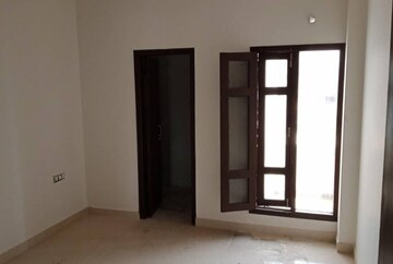 Room in 3 BHK Apartment at Aura Homes, Patiala Road – for Rent