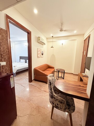 Living Room in 2.5 BHK Builder Floor at Dlf Cyber City, Sector 24 – for Rent