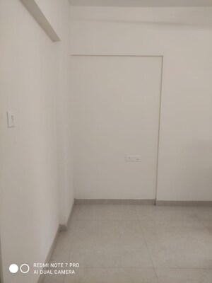 Room in 1 BHK Apartment at Vaibhavlaxmi Central Park, Vikhroli East – for Rent