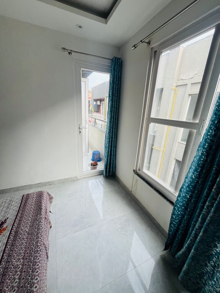 Bedroom, dera mandi 3 Bedroom 150 Sq.Yd. Builder Floor In Dera Mandi Delhi 9215771