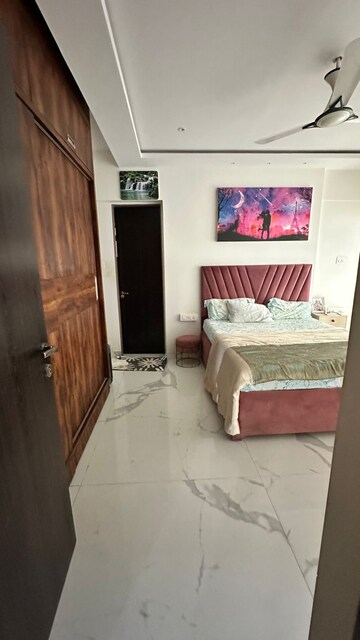 Bedroom in 2 BHK Apartment at RNA NG Eclat, Andheri West – for Rent