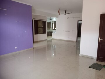Room in 3 BHK Builder Floor at Orchid Island, Sector 51 – for Rent