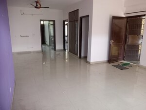 Room in 3 BHK Builder Floor at Orchid Island, Sector 51 – for Rent
