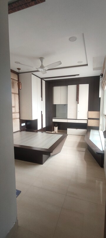 Master Bedroom in 3 BHK Apartment at Hiranandani Meadows, Manpada – for Sale
