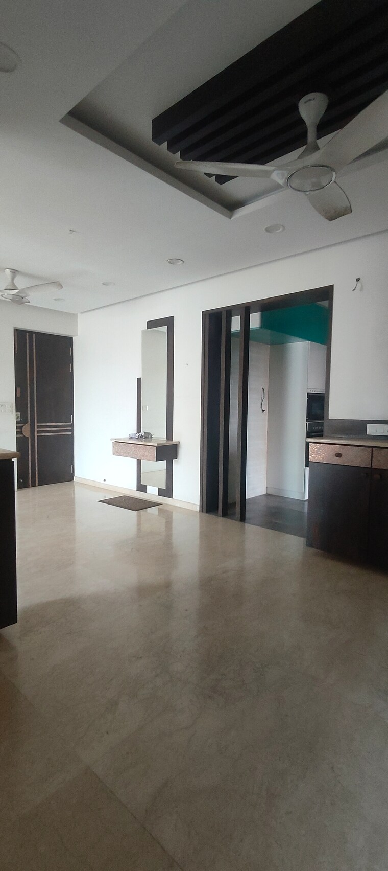 Room, hiranandani-meadows 3 Bedroom 1050 Sq.Ft. Apartment In Manpada Thane 9215755