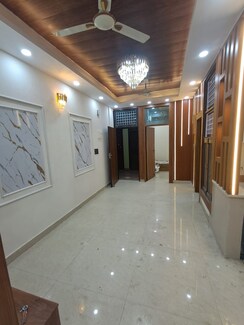 4 BHK Builder Floor For Sale in Tri Nagar