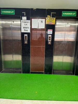 Room in 1 BHK Apartment at Goregaon West – for Rent