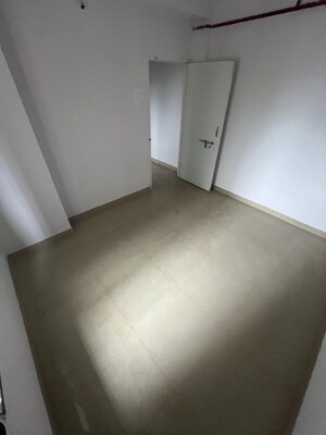 Room in 1 BHK Apartment at Goregaon West – for Rent