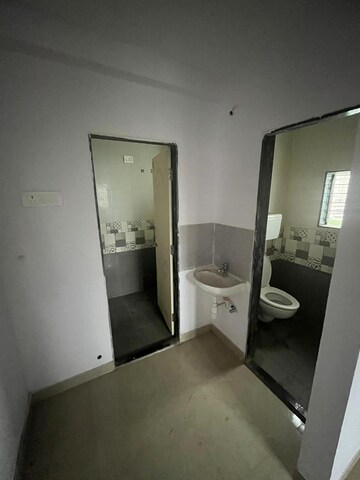 Team Area in 1 BHK Apartment at Goregaon West – for Rent