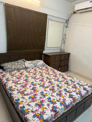 Bedroom in 1 BHK Apartment at Lokhandwala Complex, Andheri West – for Rent