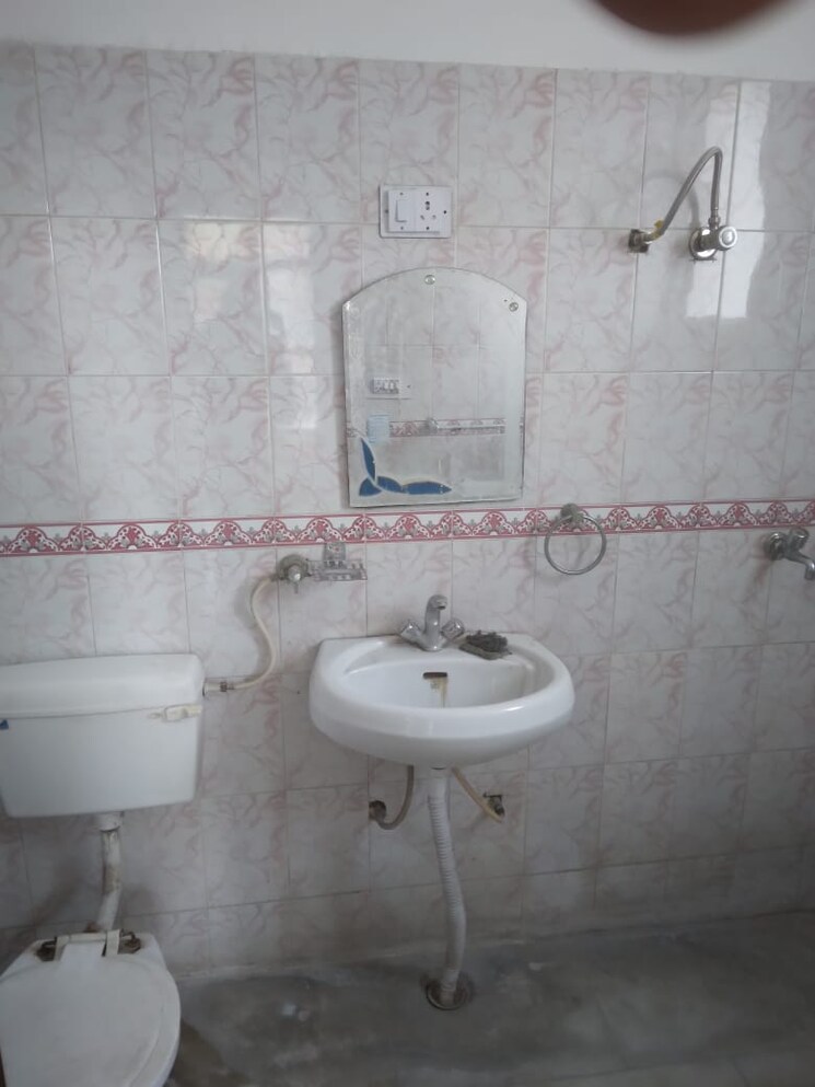 Bathroom, sector 20 3 Bedroom 1800 Sq.Ft. Apartment In Sector 20 Panchkula 9215862