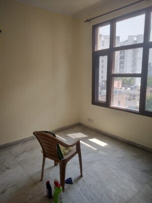 Room in 3 BHK Apartment at Sector 20 – for Rent