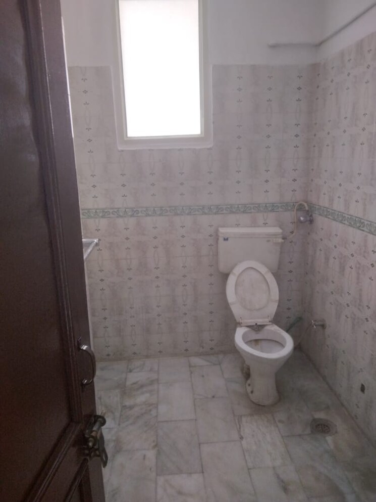 Bathroom, sector 20 3 Bedroom 1800 Sq.Ft. Apartment In Sector 20 Panchkula 9215862