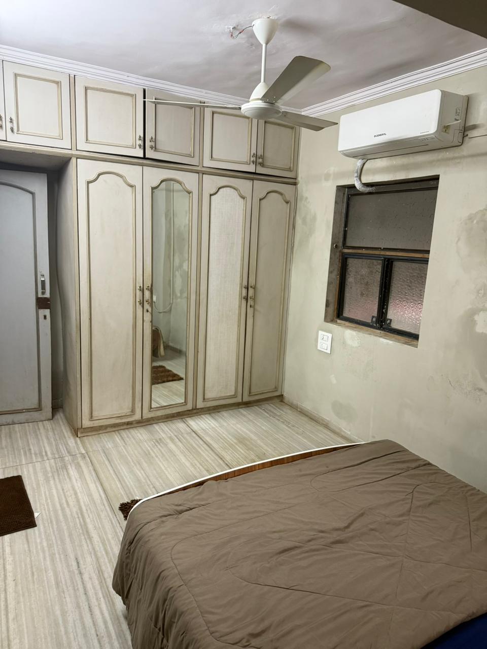 2 BHK 800 Sq.Ft. Apartment in Rajmatha CHS