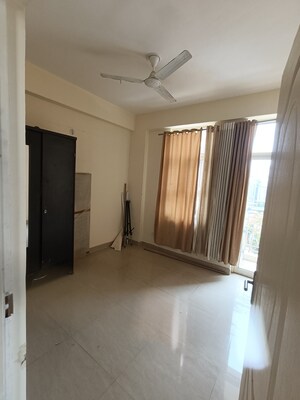Room in 2 BHK Apartment at Shree Vardhman Mantra, Sector 67 – for Rent